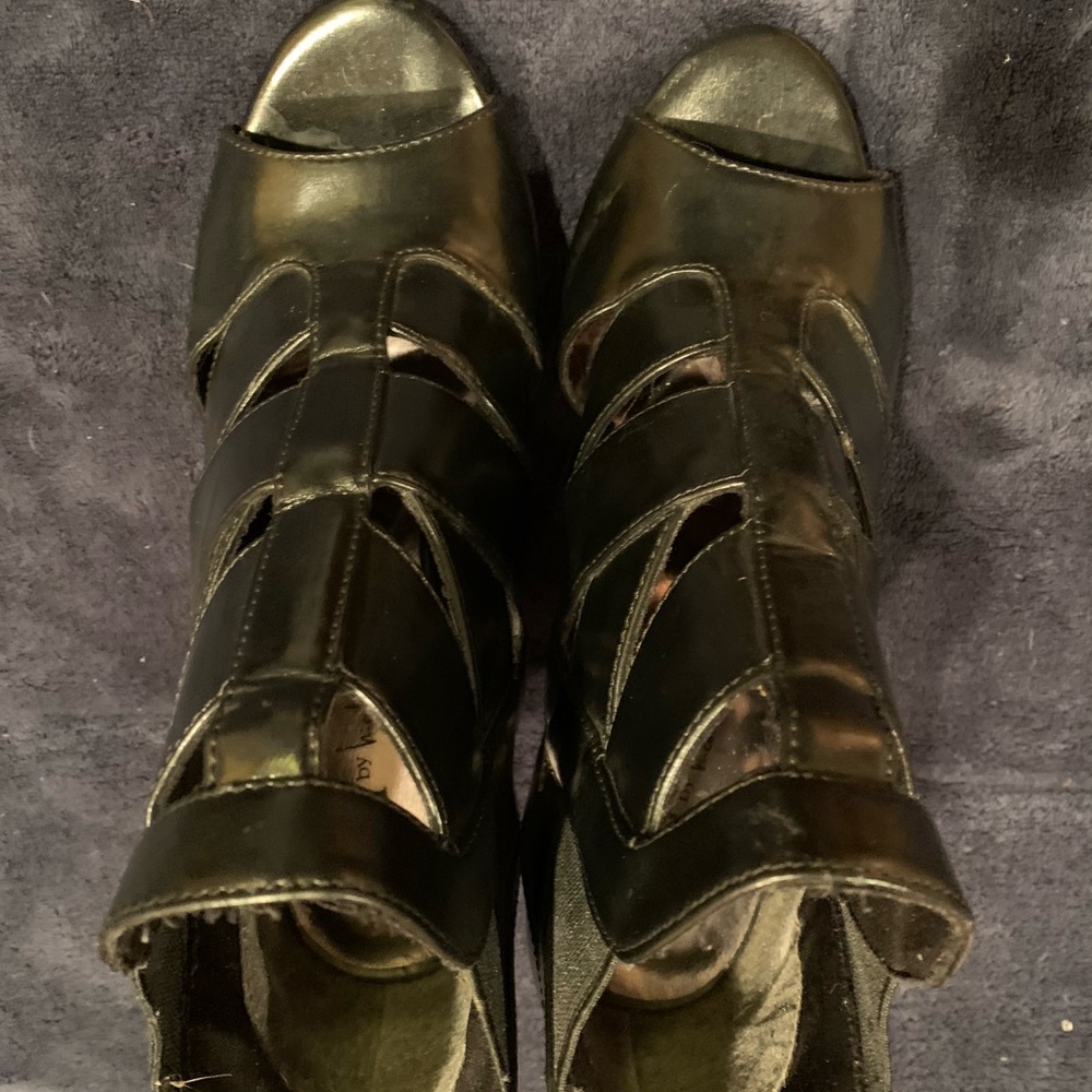 Luz Claiborne Peep Toe Boots